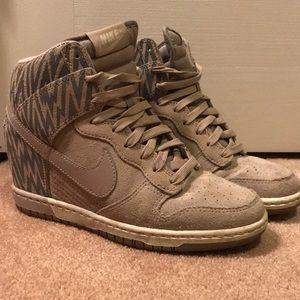 Nike Dunk Sky Hi sz 7 tan suede print